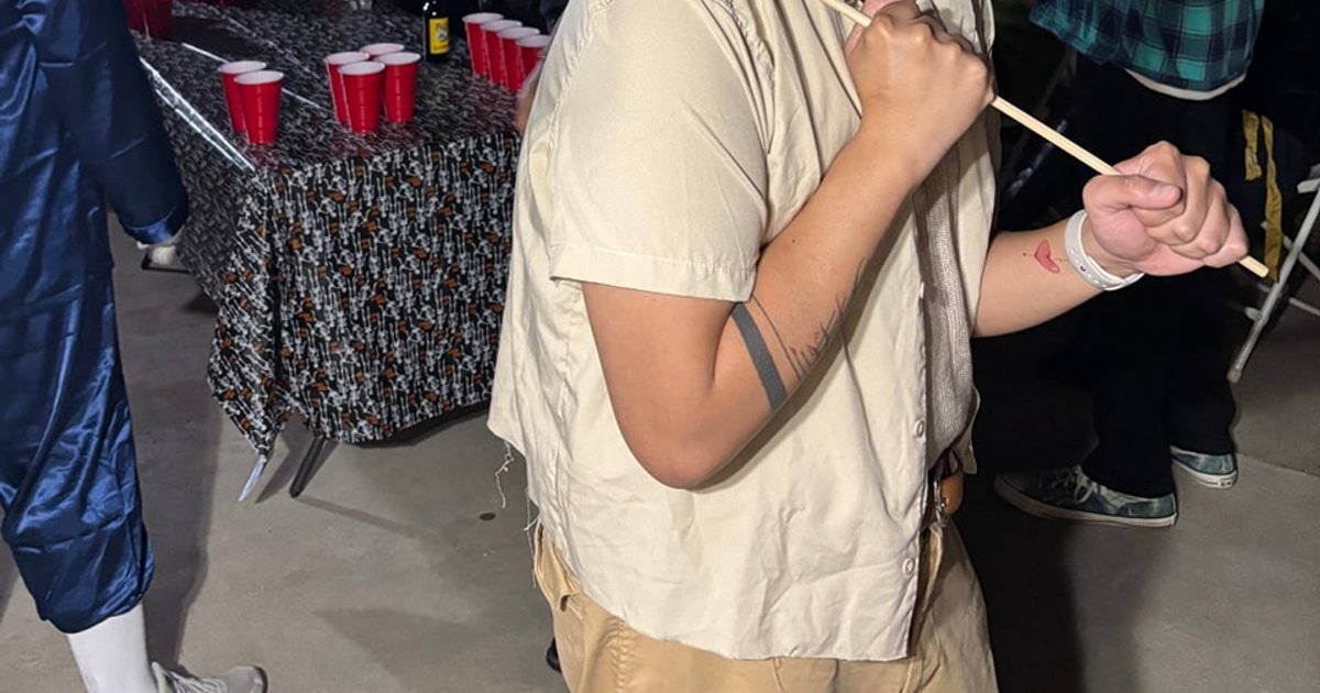 It's not a costume, it's me waiting for the fortnight. | Cinexcepción