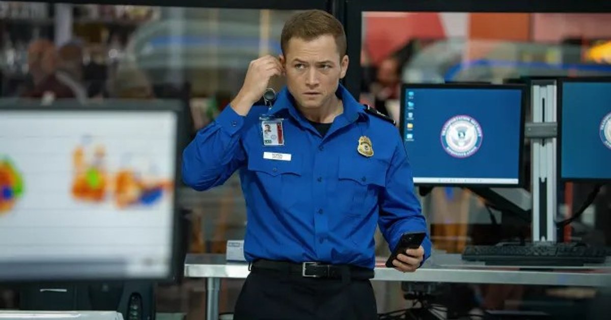 ¿Ya vieron Carry-On en Netflix? Palomera, a la vieja escuela, bastante dive | Cinexcepción