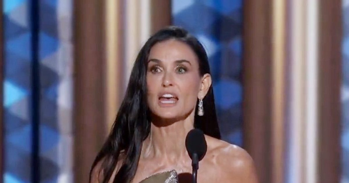 #デミ・ムーア は45年のキャリアの中で、昨日の #ゴールデングローブ賞 まで女優として大きな賞を受賞したことがなかった。デミが賞を取った | Cinexcepción