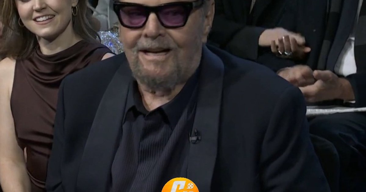 #JackNicholson apresentando Adam Sandler no #SNL50. | Cinexcepción