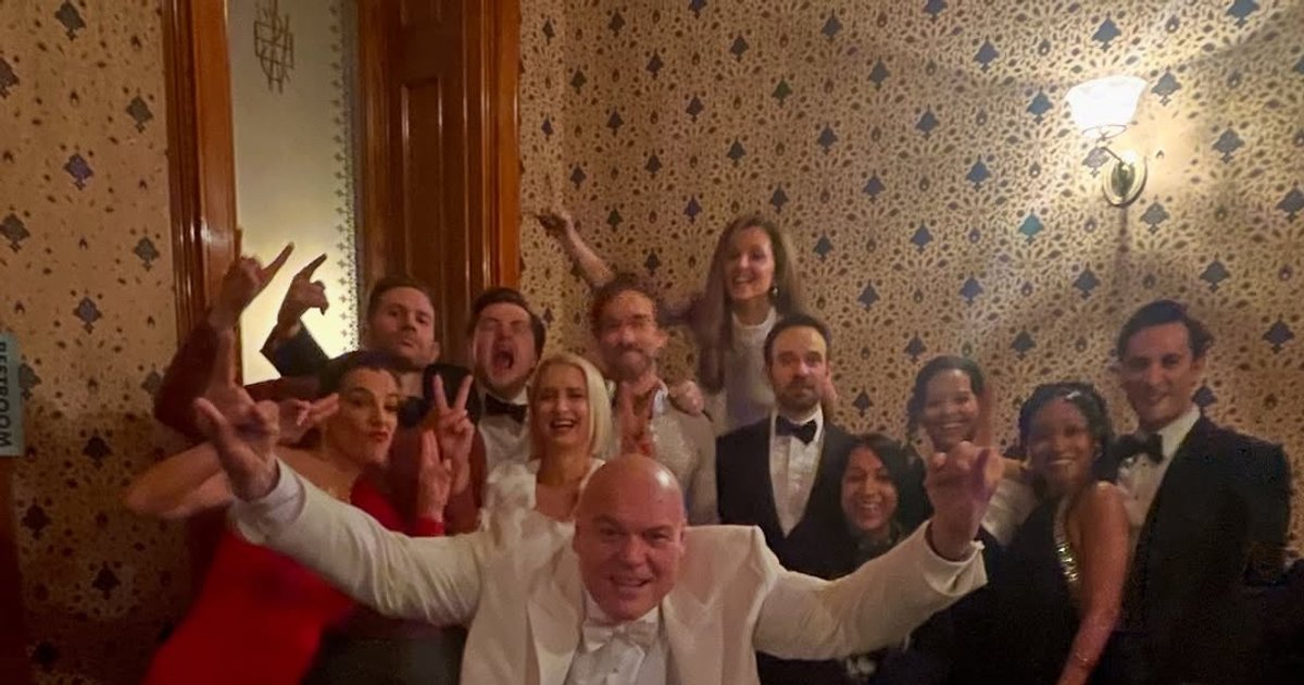 Als der Gemeindepräsident auf der Silvesterparty des Stadtrats schon halb gefurz | Cinexcepción