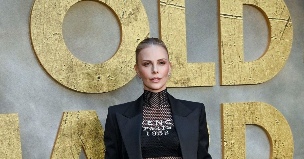 Charlize Theron deslumbrante na estreia de #TheOldGuard2. | Cinexcepción
