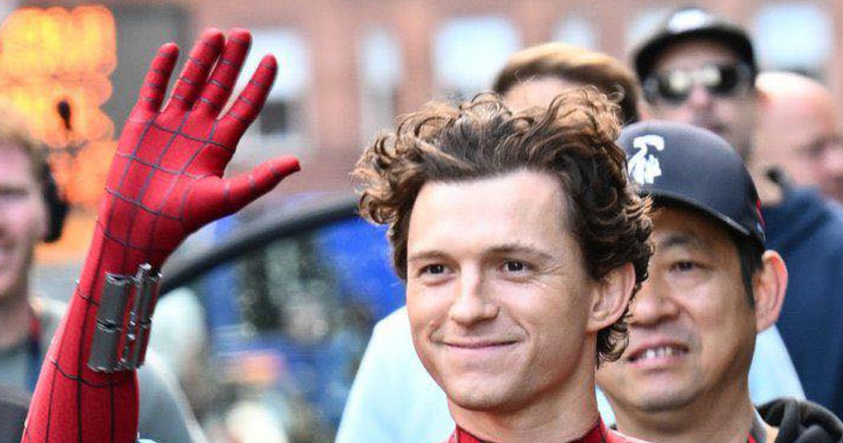 ¡Primer vistazo al nuevo traje completo del Spider-Man pobre! Es tan pobre  | Cinexcepción