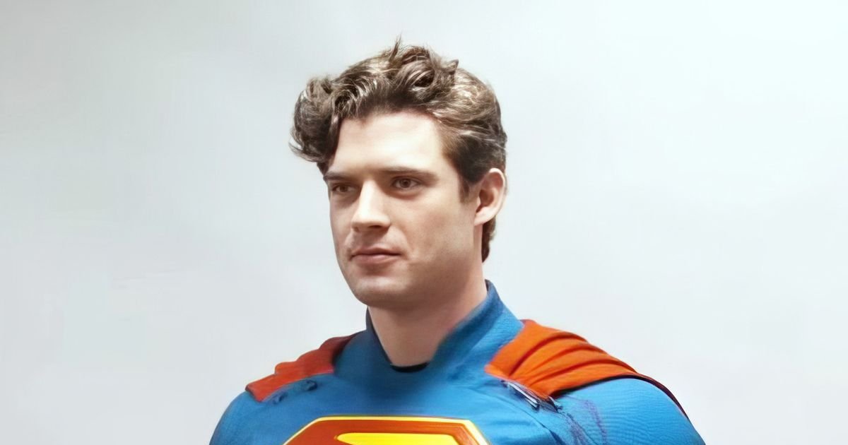 #DavidCorenswet probierte den Superman-Anzug zum ersten Mal an, bevor er ihm ang | Cinexcepción