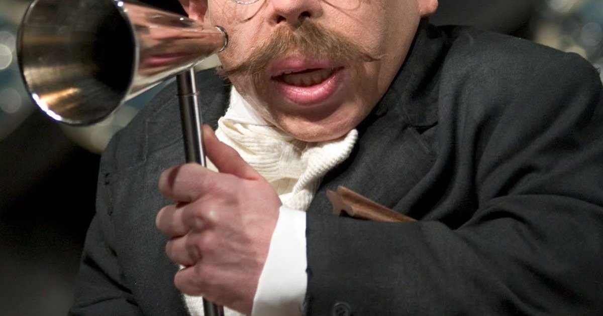 O retorno de Warwick Davis à série Harry Potter é confirmado em seu papel como P | Cinexcepción
