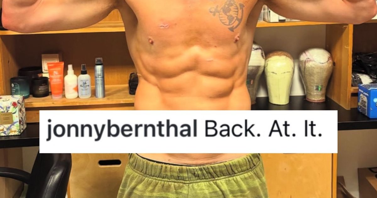 Il Punitore mostra biancheria, boxer e barba da vagabondo. | Cinexcepción
