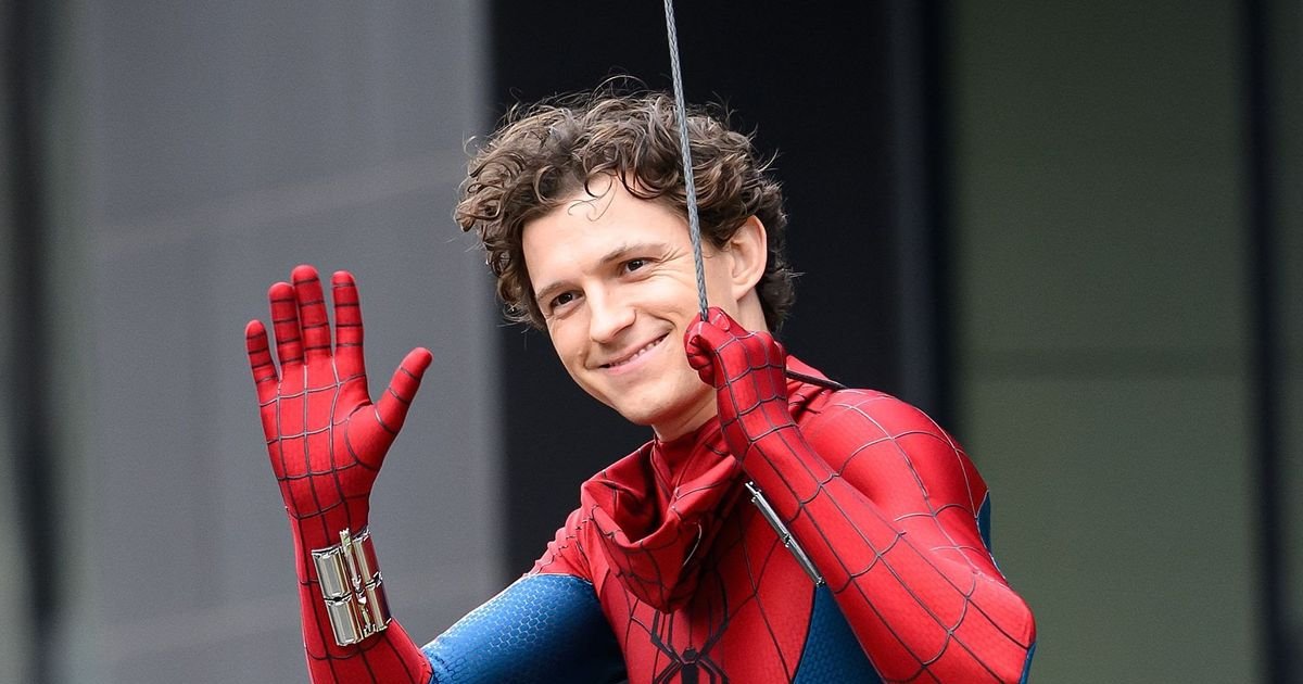 Il est rapporté que la pause de #TomHolland après s'être cogné la tête pendant l | Cinexcepción