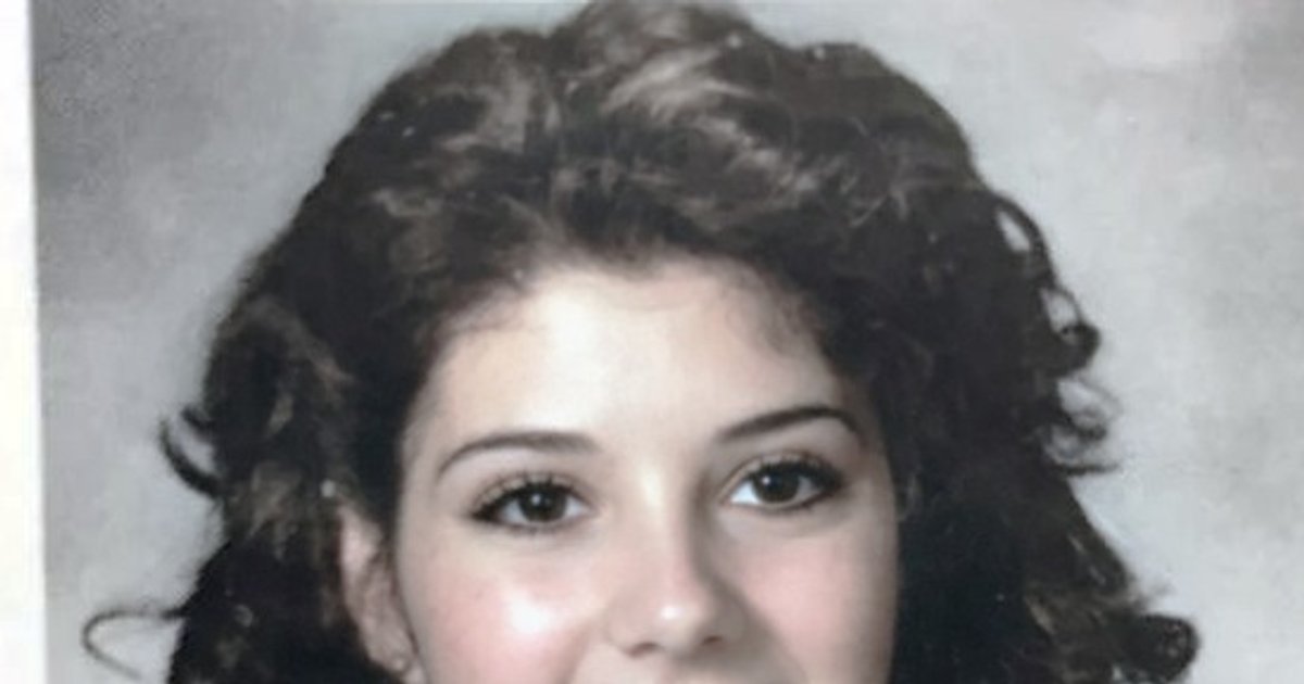 Jahrbuchfoto von Marisa Tomei, als sie 1982 ihren Abschluss am CBTIS machte. | Cinexcepción