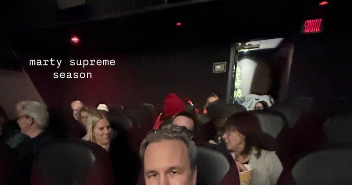 Zio Daniele che sostiene il nipote Timoteo, andando a vedere il suo film al cine | Cinexcepción