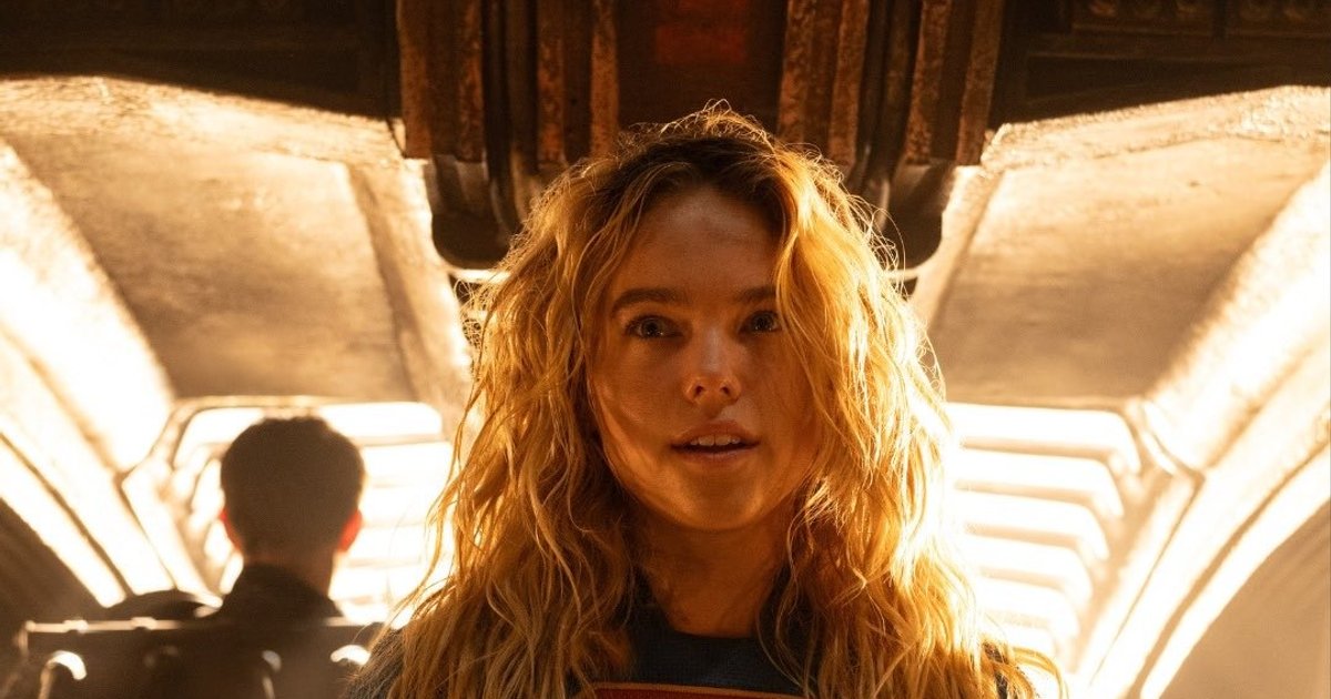 Nouveau look de #MillieAlcock dans le rôle de Supergirl. | Cinexcepción