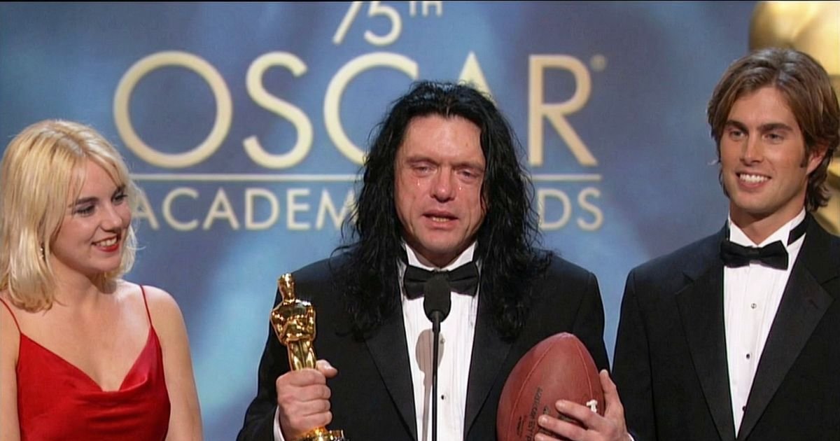 Un día como hoy, pero hace 22 años, #TommyWiseau ganó el Oscar a Mejor Dire | Cinexcepción