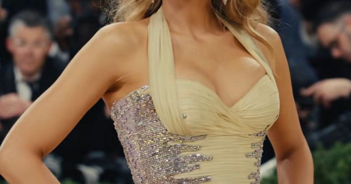 Well, she collected her dignity and arrived at the Met Gala 2026. | Cinexcepción