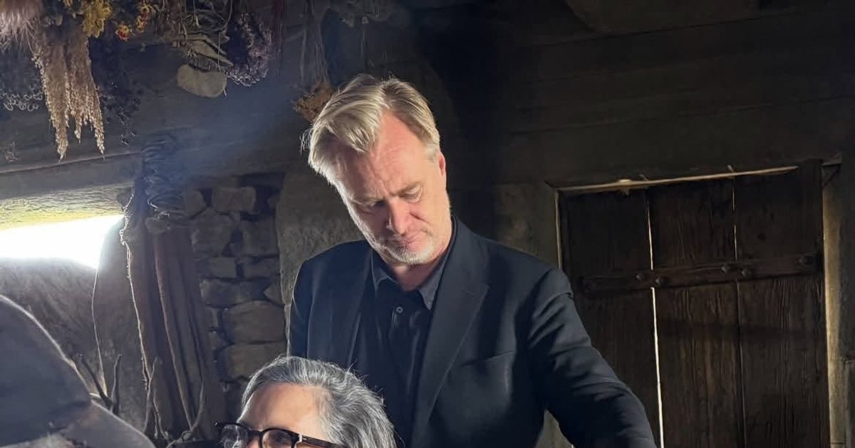 Nolan na casa de Circe, alimentando seus inimigos. | Cinexcepción