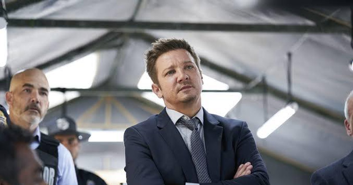 El Hawkeye viendo como le renuevan la tercera temporada de Mayor of Kingsto | Cinexcepción