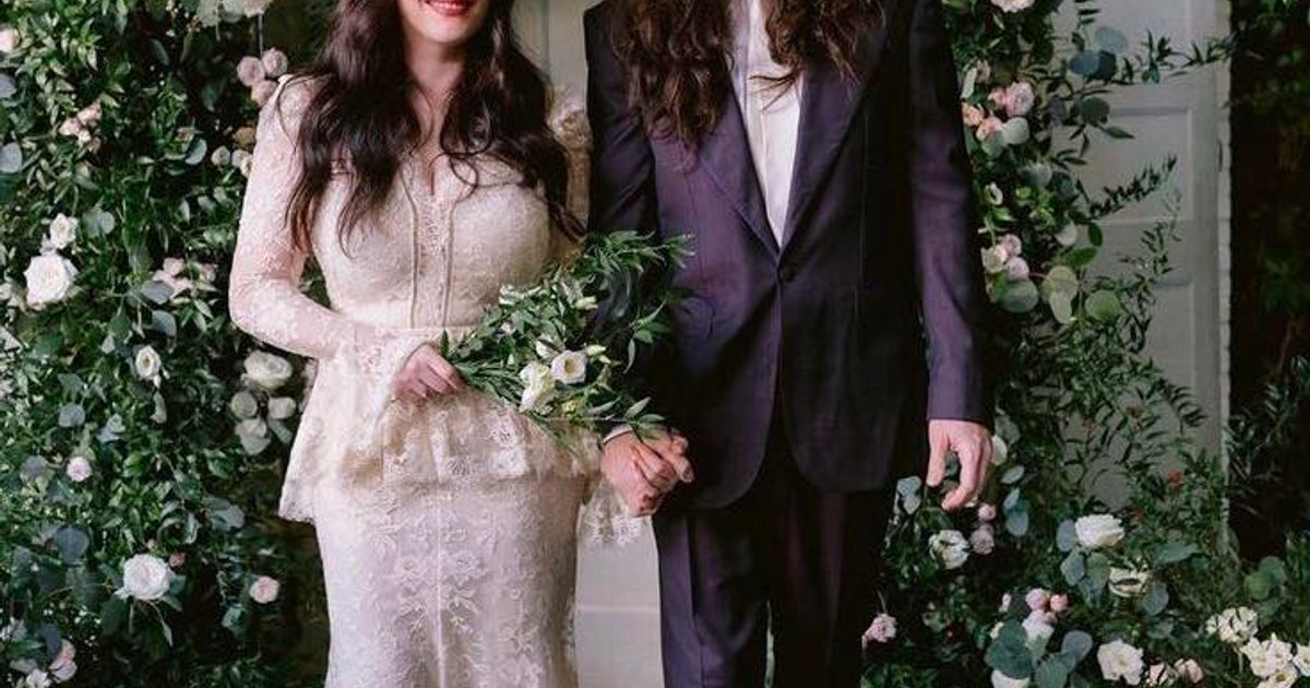 Se casó Kat Dennings con su prometido el cantante Andrew WK. El dia 27 de N | Cinexcepción