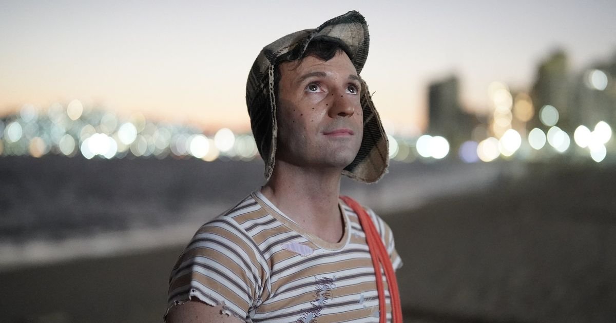 Premières images de #SinQuererQueriendo le biopic de Roberto Gomez Bolaños. | Cinexcepción