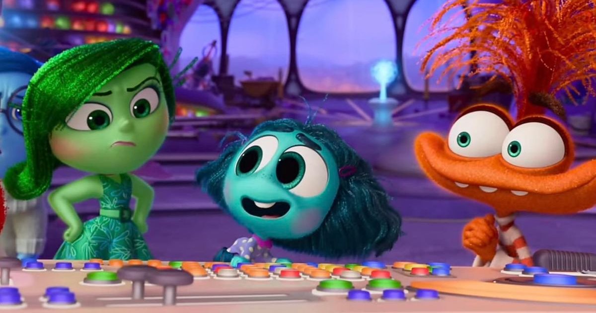 Ayo Edebiri exprime l'une des nouvelles émotions qui envahissent Riley dans 