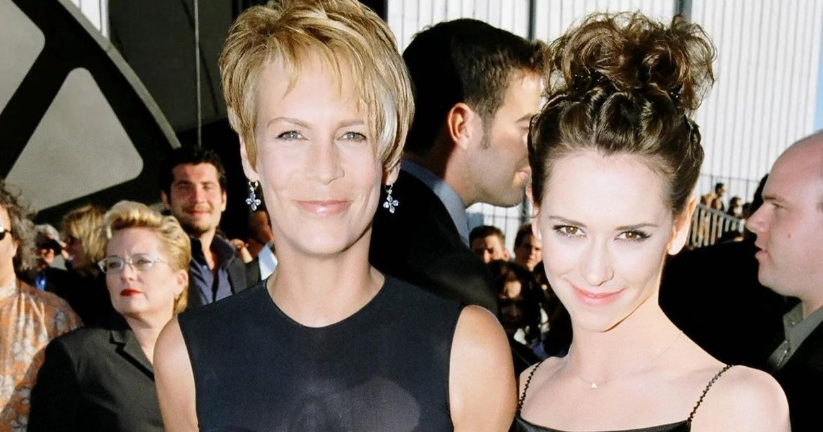 Jamie Lee Curtis e Jennifer Love Hewitt em 1998. | Cinexcepción
