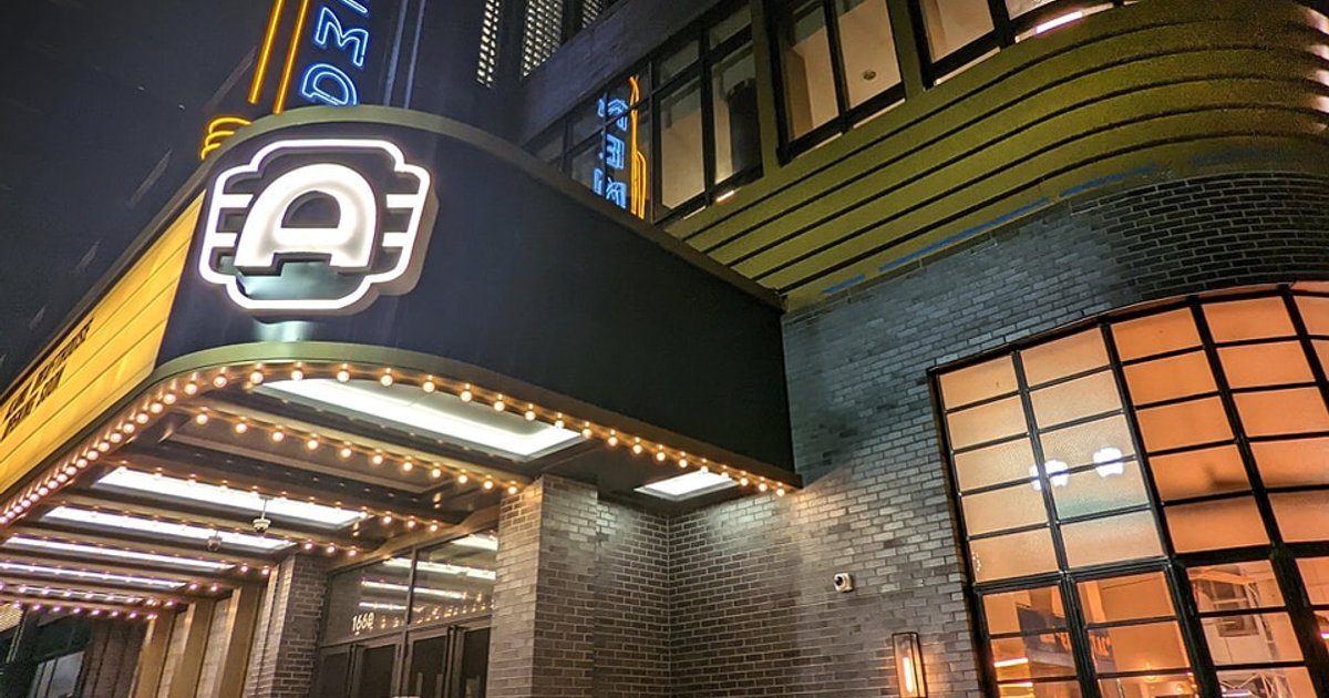 A Sony Pictures acaba de comprar a rede de cinemas Alamo Drafthouse, conhecida p | Cinexcepción