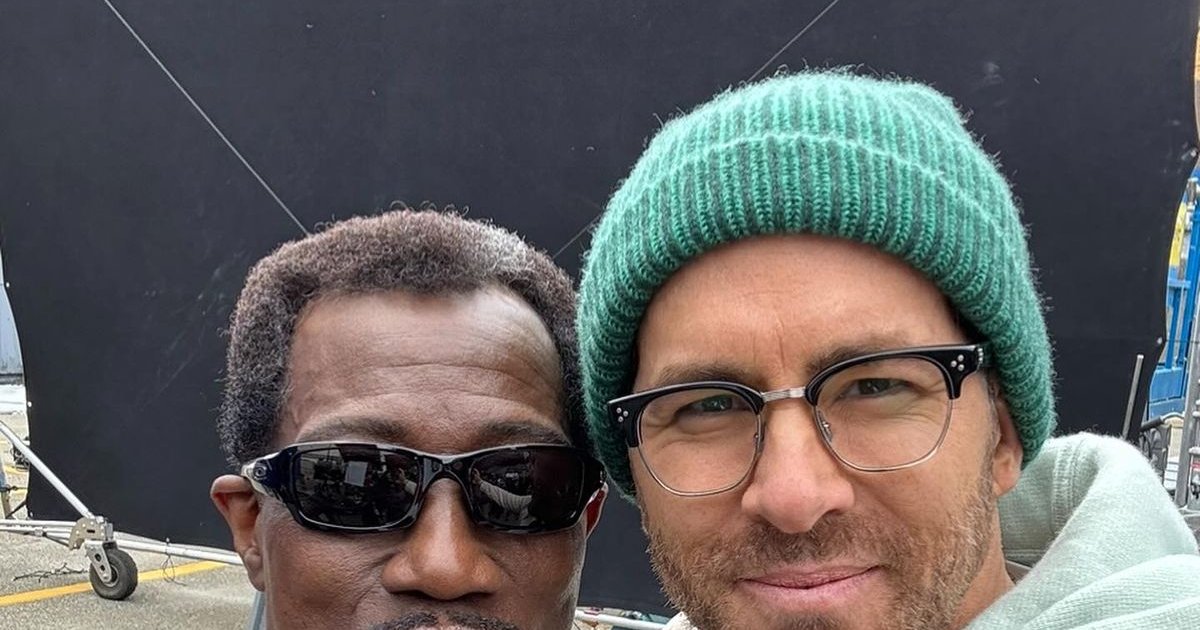 Ryan Reynolds rindiéndole homenaje al Blade de Wesley Snipes: —