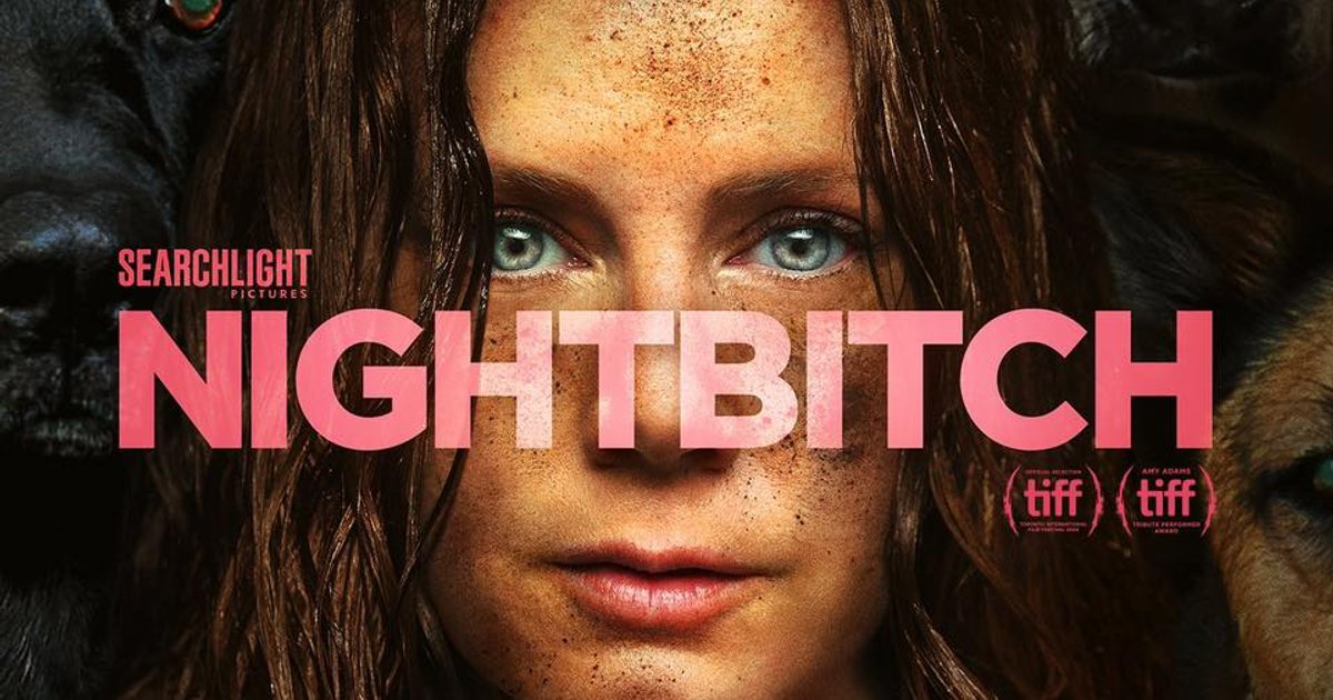 レイチェル・ヨーダーの小説を原作とした、マリエラ・ヘラー監督のコメディ・ホラー映画『ナイトビッチ』の新しいポスター。女性がeを置く | Cinexcepción