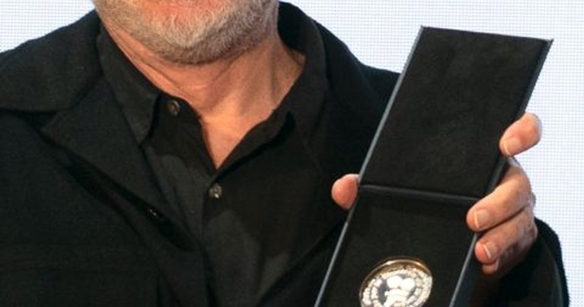 Durante la ceremonia de entrega de la medalla de la Filmoteca de la UNAM, A | Cinexcepción